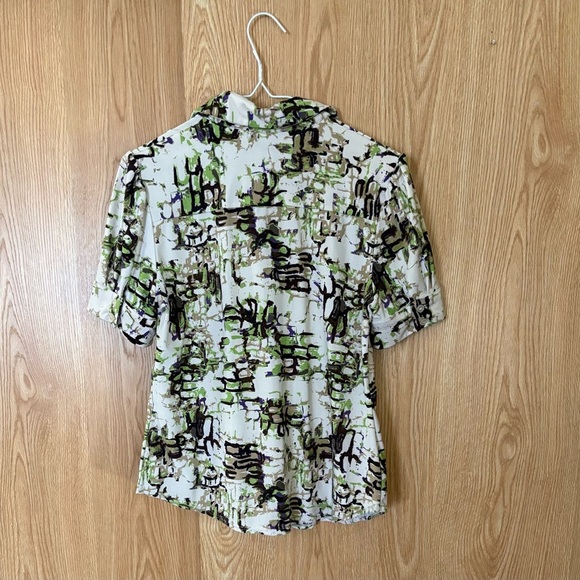 Essentials by Milano Green and Black Pleated Office Casual Button Down Shirt - Picture 2 of 4